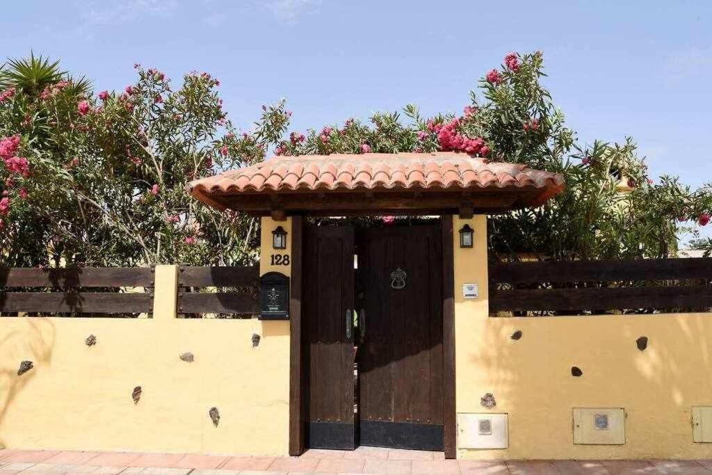 Aurora Mari Villa Your Dream Steps From The Ocean Shore Caleta De Fuste Exterior foto