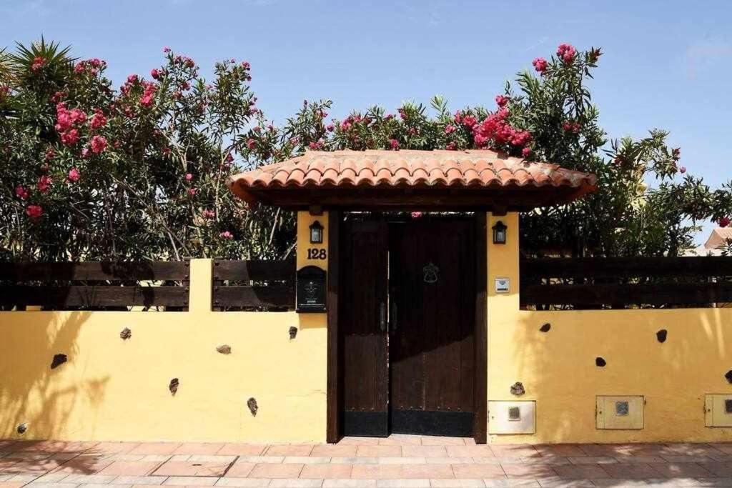 Aurora Mari Villa Your Dream Steps From The Ocean Shore Caleta De Fuste Exterior foto